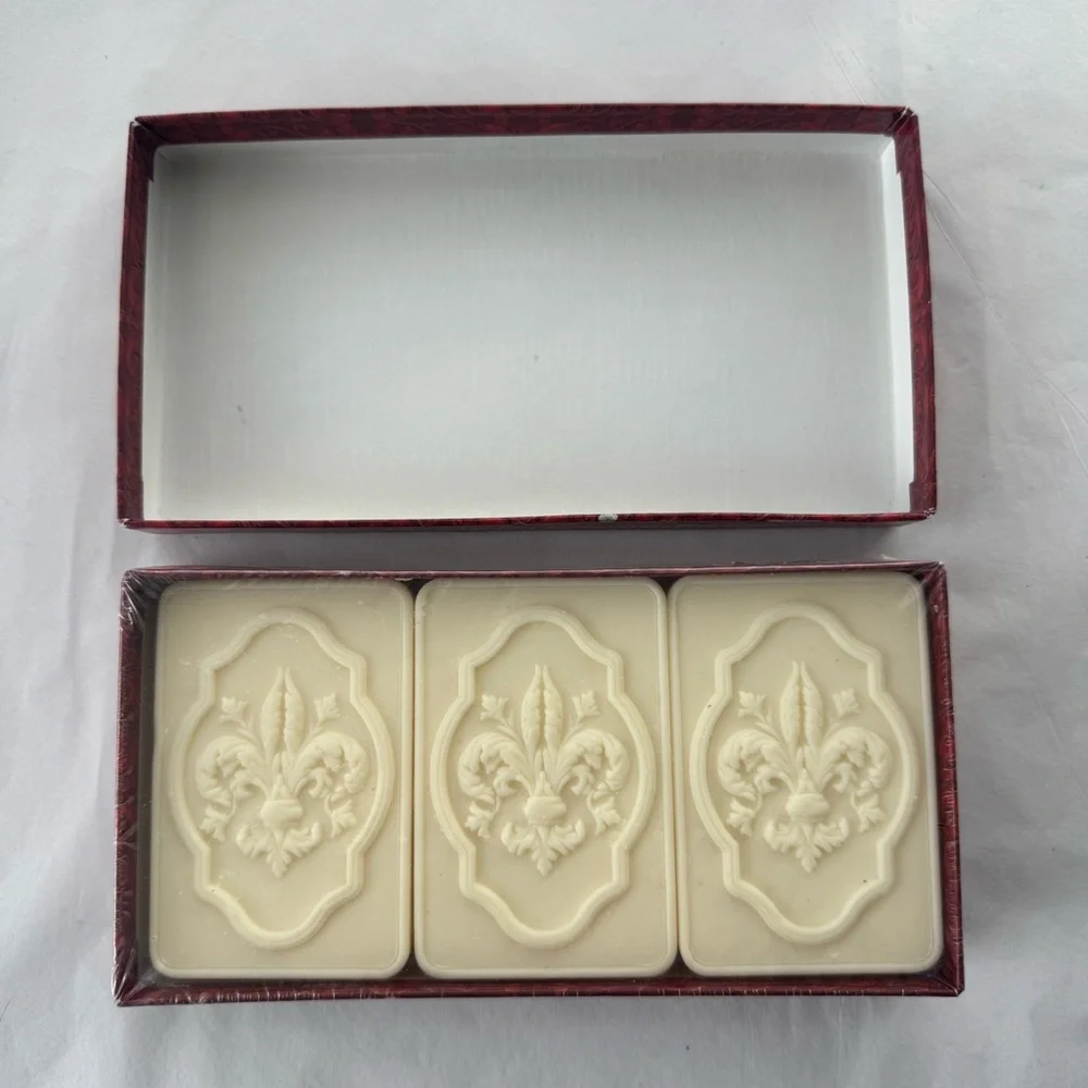 Saponificio Artigianale Fiorentino Cherubs Lavender Scent Soaps 3 Handmade Italy